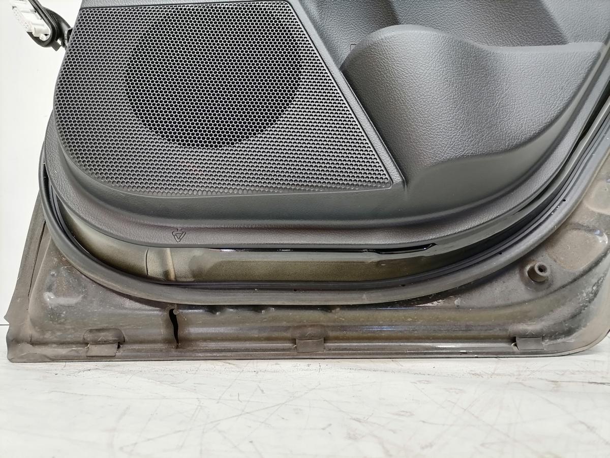 Toyota Auris 2 original T&uuml;r hinten rechts 209 Schwarz Flie&szlig;heck Bj.2018